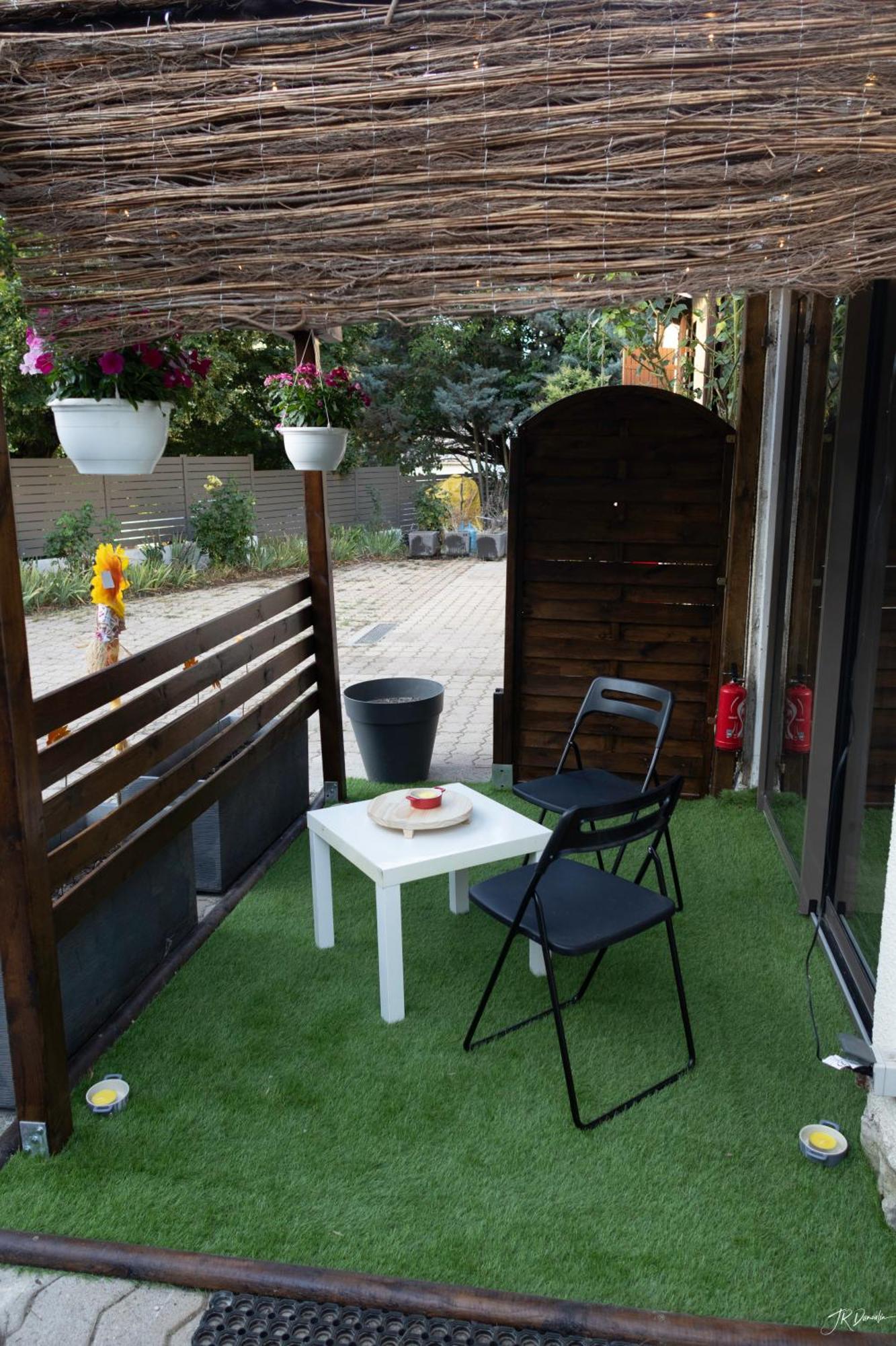 Studio Dans Le Luberon Céreste المظهر الخارجي الصورة
