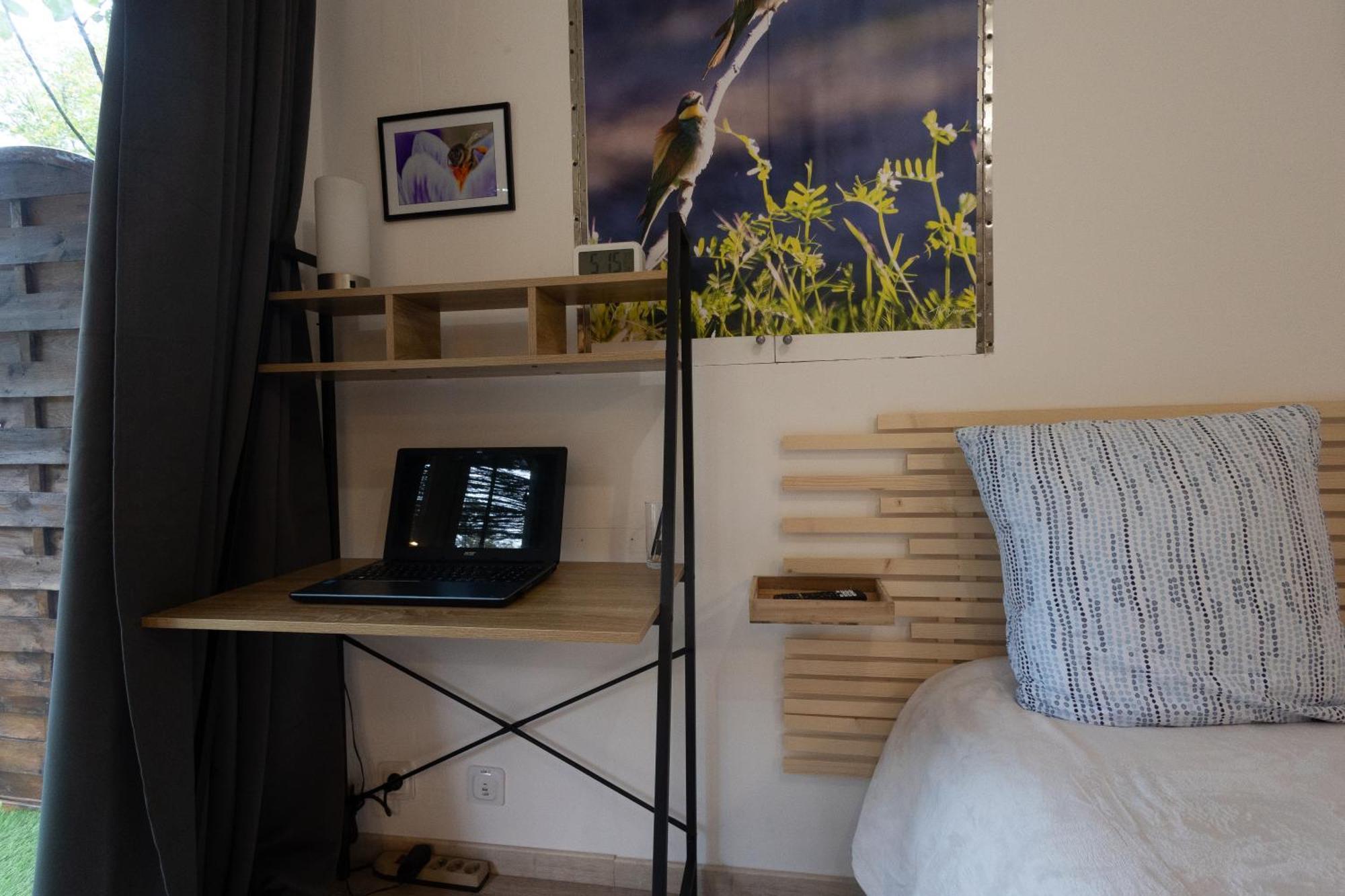 Studio Dans Le Luberon Céreste المظهر الخارجي الصورة