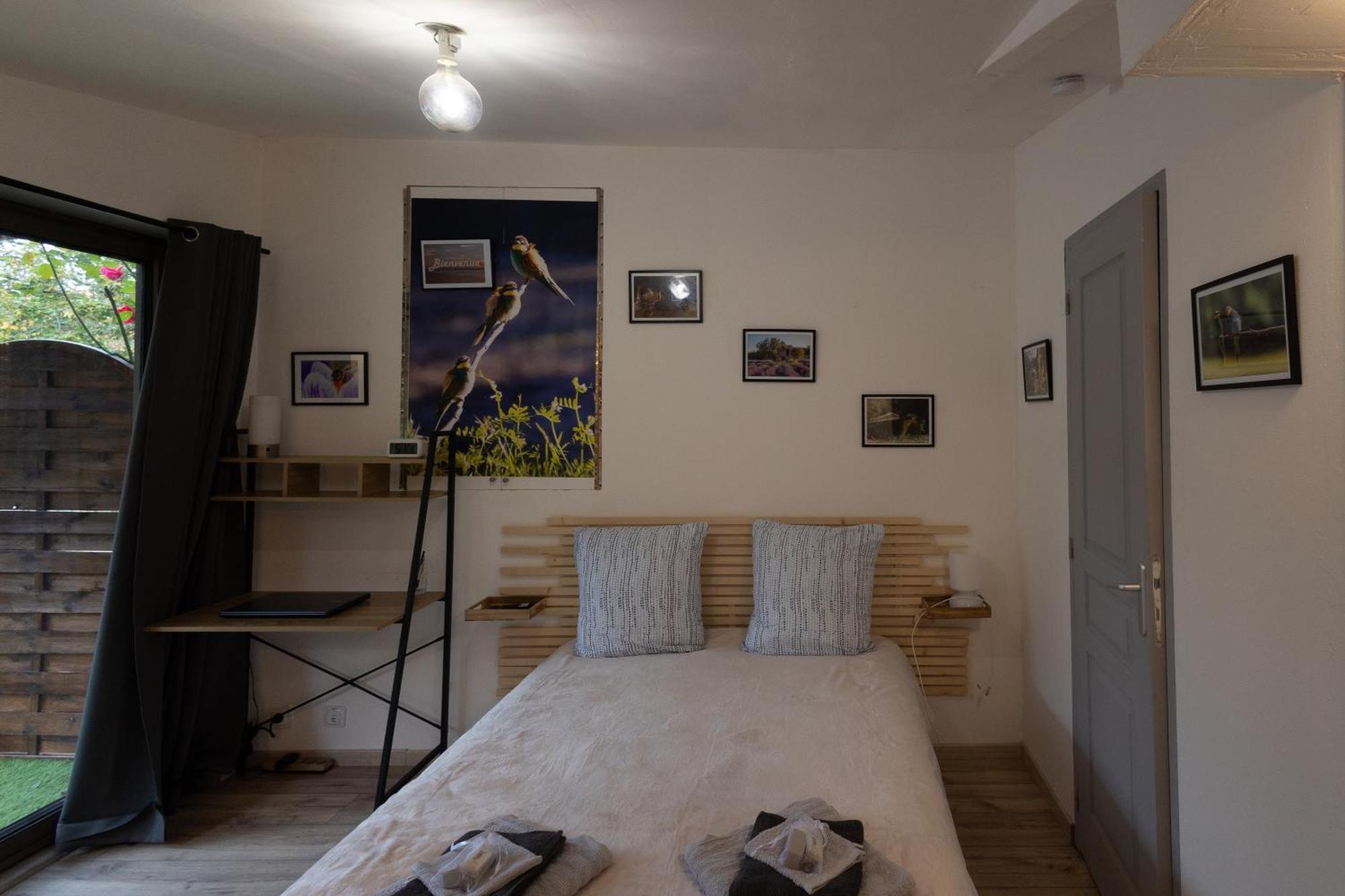 Studio Dans Le Luberon Céreste المظهر الخارجي الصورة
